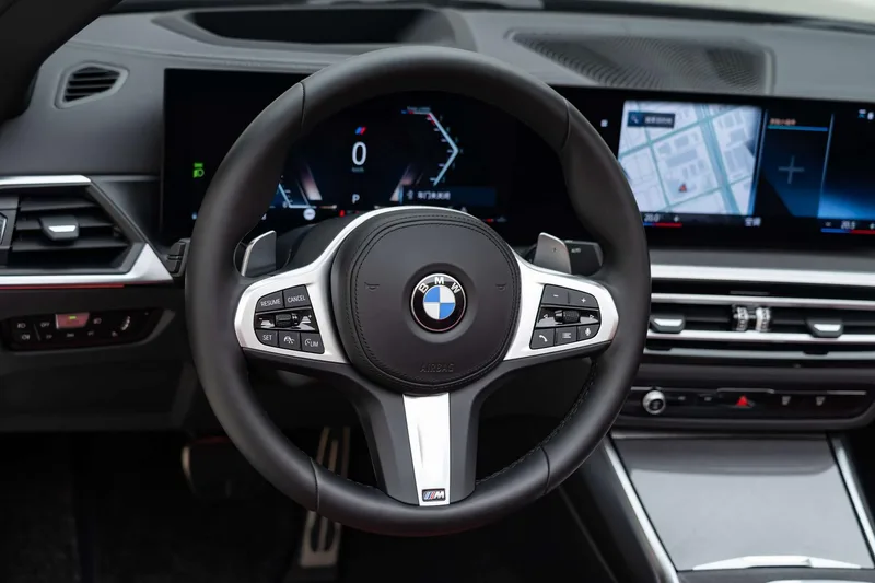 BMW 4 Series 2023 430i Convertible M Sports Night Suit interior photo 11 BMW 4 Series 2023 430i Convertible M Sports Night Suit interior photo 11