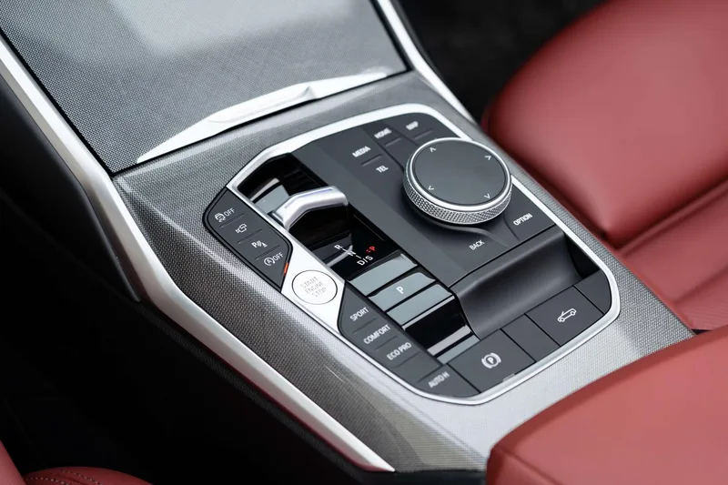 BMW 4 Series 2023 430i Convertible M Sports Night Suit interior photo 13 BMW 4 Series 2023 430i Convertible M Sports Night Suit interior photo 13
