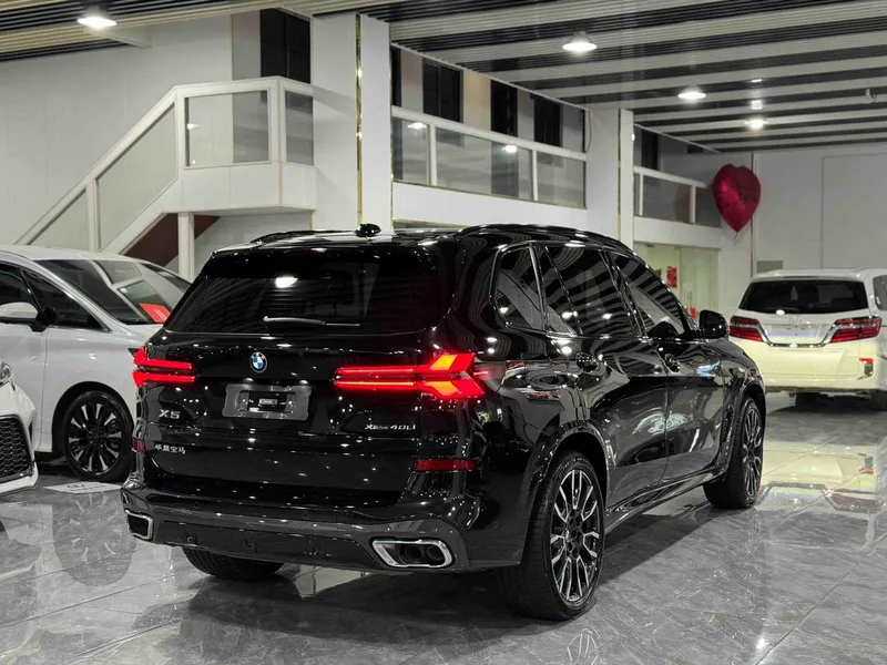 BMW X5 2023 xDrive40Li M Ensemble de sport intérieur photo 15 BMW X5 2023 xDrive40Li M Ensemble de sport intérieur photo 15