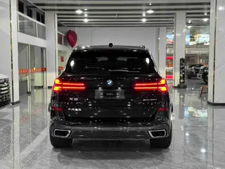 BMW X5 2023 xDrive40Li M Ensemble de sport intérieur photo 16 BMW X5 2023 xDrive40Li M Ensemble de sport intérieur photo 16