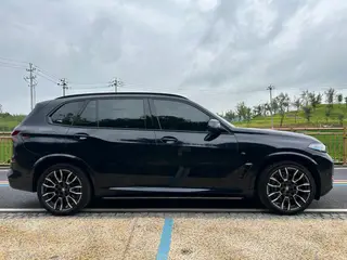 BMW X5 2023 xDrive40Li M Sports suit exterior photo 4 BMW X5 2023 xDrive40Li M Sports suit exterior photo 4
