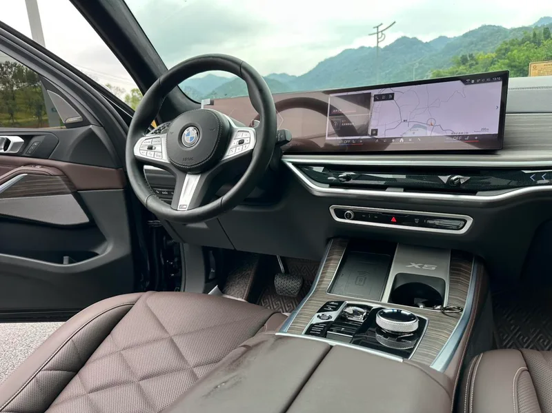 BMW X5 2023 xDrive40Li M Sports suit exterior photo 8 BMW X5 2023 xDrive40Li M Sports suit exterior photo 8
