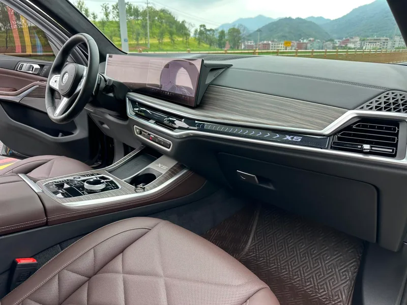 BMW X5 2023 xDrive40Li M Sports suit interior photo 16 BMW X5 2023 xDrive40Li M Sports suit interior photo 16