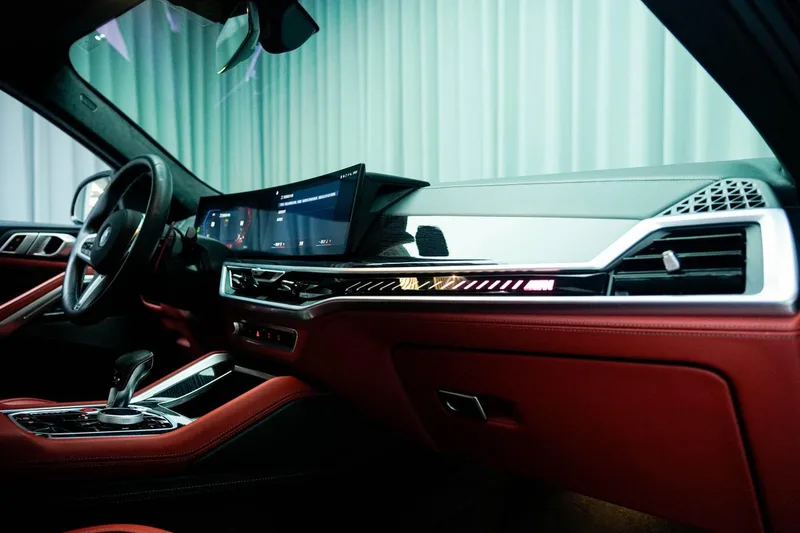 BMW X6 M 2023 X6 M Thunder Edition interior photo 10 BMW X6 M 2023 X6 M Thunder Edition interior photo 10
