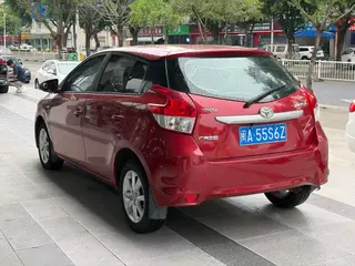 Toyota Yaris L 2014 1.5G Автоматическая версия интерьер фото 9 Toyota Yaris L 2014 1.5G Автоматическая версия интерьер фото 9