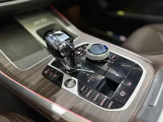 BMW X5 2022 xDrive 40Li M Спортивный костюм экстерьер фото 5 BMW X5 2022 xDrive 40Li M Спортивный костюм экстерьер фото 5