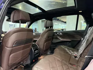 BMW X5 2022 xDrive 40Li M Спортивный костюм экстерьер фото 6 BMW X5 2022 xDrive 40Li M Спортивный костюм экстерьер фото 6