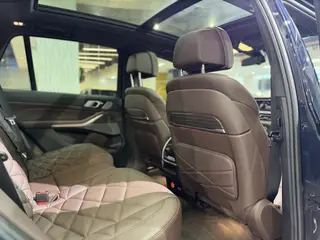 BMW X5 2022 xDrive 40Li M Спортивный костюм интерьер фото 11 BMW X5 2022 xDrive 40Li M Спортивный костюм интерьер фото 11