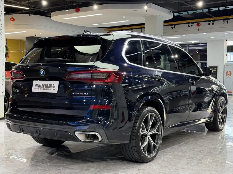 BMW X5 2022 xDrive 40Li M Спортивный костюм интерьер фото 15 BMW X5 2022 xDrive 40Li M Спортивный костюм интерьер фото 15