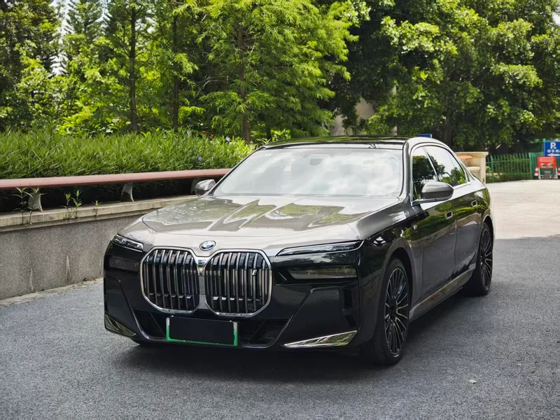 BMW i7 2023 eDrive50L Премиум-класса M Спортивный костюм экстерьер фото 1 BMW i7 2023 eDrive50L Премиум-класса M Спортивный костюм экстерьер фото 1