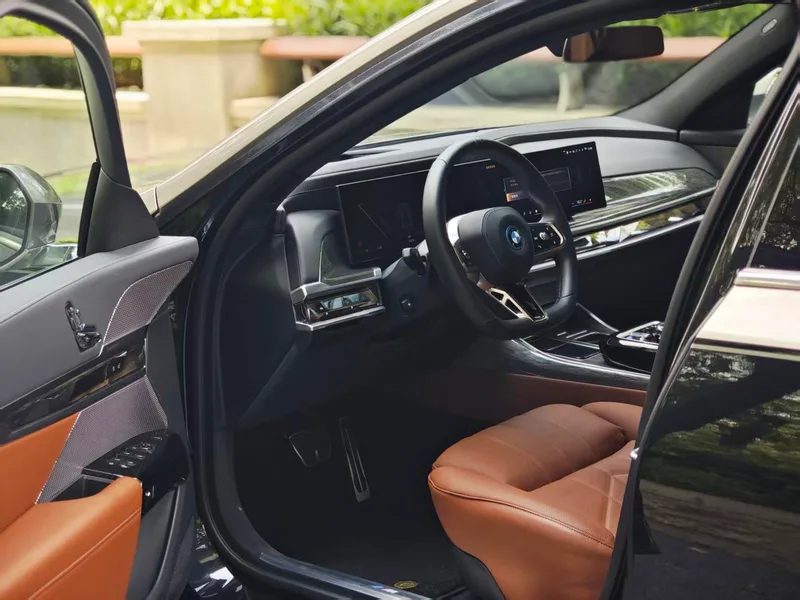 BMW i7 2023 eDrive50L Премиум-класса M Спортивный костюм экстерьер фото 4 BMW i7 2023 eDrive50L Премиум-класса M Спортивный костюм экстерьер фото 4