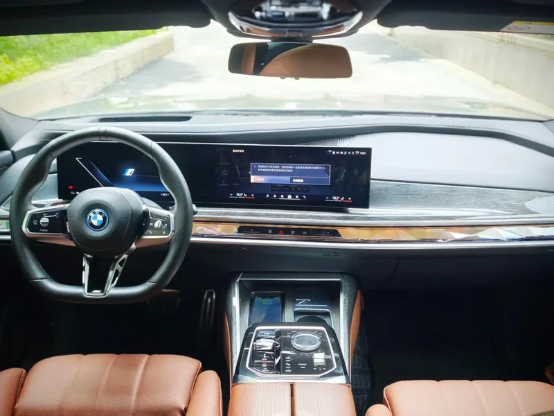 BMW i7 2023 eDrive50L Премиум-класса M Спортивный костюм интерьер фото 6 BMW i7 2023 eDrive50L Премиум-класса M Спортивный костюм интерьер фото 6