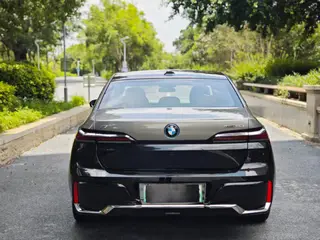BMW i7 2023 eDrive50L Премиум-класса M Спортивный костюм интерьер фото 8 BMW i7 2023 eDrive50L Премиум-класса M Спортивный костюм интерьер фото 8