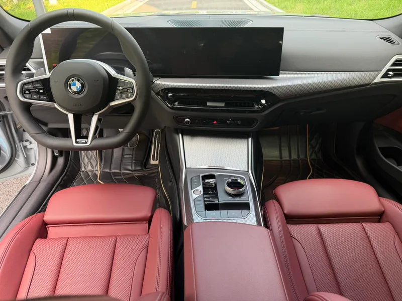 BMW 4 Series 2024 430i M Set de nuit de sport intérieur photo 11 BMW 4 Series 2024 430i M Set de nuit de sport intérieur photo 11