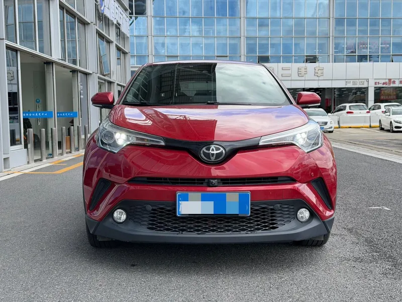 Toyota C-HR 2020 2.0L Leading Edition exterior photo 2 Toyota C-HR 2020 2.0L Leading Edition exterior photo 2