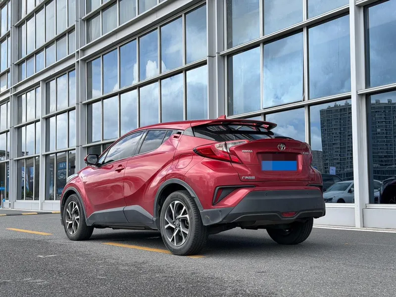 Toyota C-HR 2020 2.0L Leading Edition exterior photo 4 Toyota C-HR 2020 2.0L Leading Edition exterior photo 4