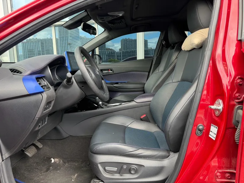 Toyota C-HR 2020 2.0L Leading Edition exterior photo 6 Toyota C-HR 2020 2.0L Leading Edition exterior photo 6