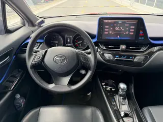 Toyota C-HR 2020 2.0L Leading Edition interior photo 9 Toyota C-HR 2020 2.0L Leading Edition interior photo 9