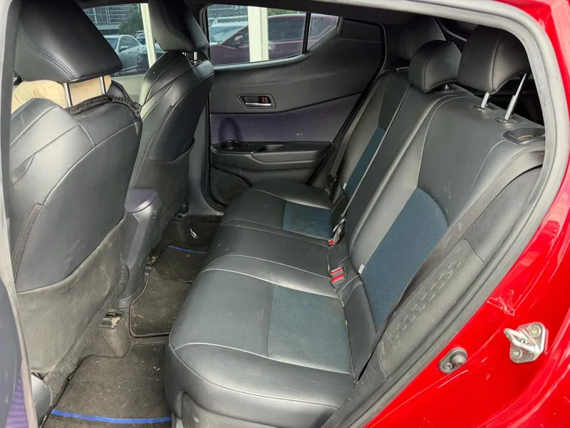 Toyota C-HR 2020 2.0L Leading Edition interior photo 11 Toyota C-HR 2020 2.0L Leading Edition interior photo 11