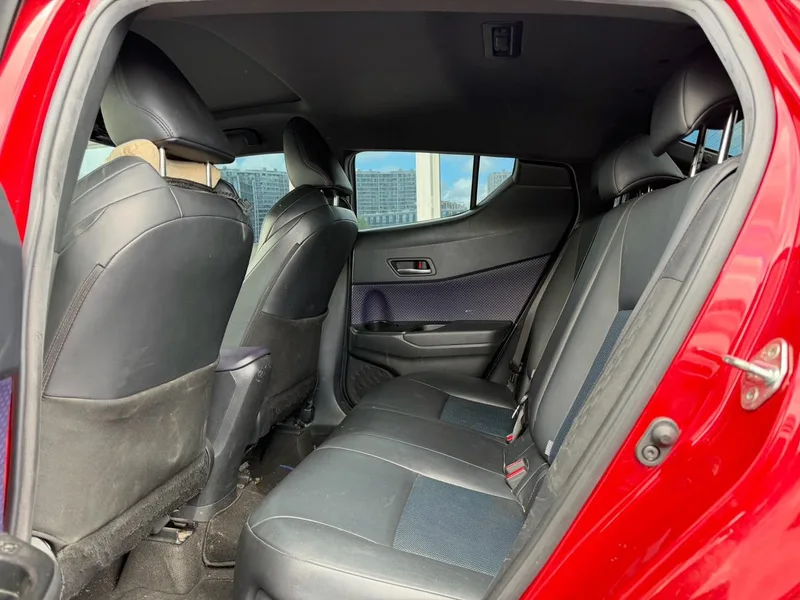 Toyota C-HR 2020 2.0L Leading Edition interior photo 12 Toyota C-HR 2020 2.0L Leading Edition interior photo 12