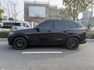 BMW X5 M 2023 X5 M Versión Thunder exterior foto 8 BMW X5 M 2023 X5 M Versión Thunder exterior foto 8