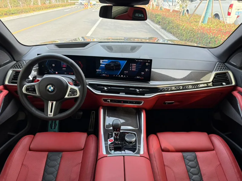 BMW X5 M 2023 X5 M Versión Thunder interior foto 11 BMW X5 M 2023 X5 M Versión Thunder interior foto 11