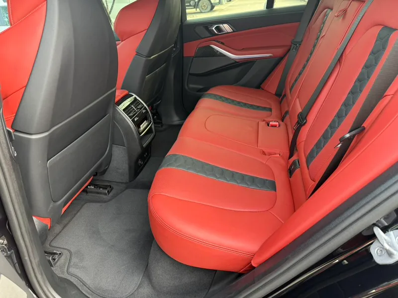 BMW X5 M 2023 X5 M Versión Thunder interior foto 13 BMW X5 M 2023 X5 M Versión Thunder interior foto 13