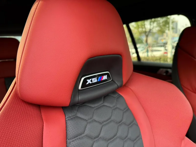 BMW X5 M 2023 X5 M Versión Thunder interior foto 15 BMW X5 M 2023 X5 M Versión Thunder interior foto 15