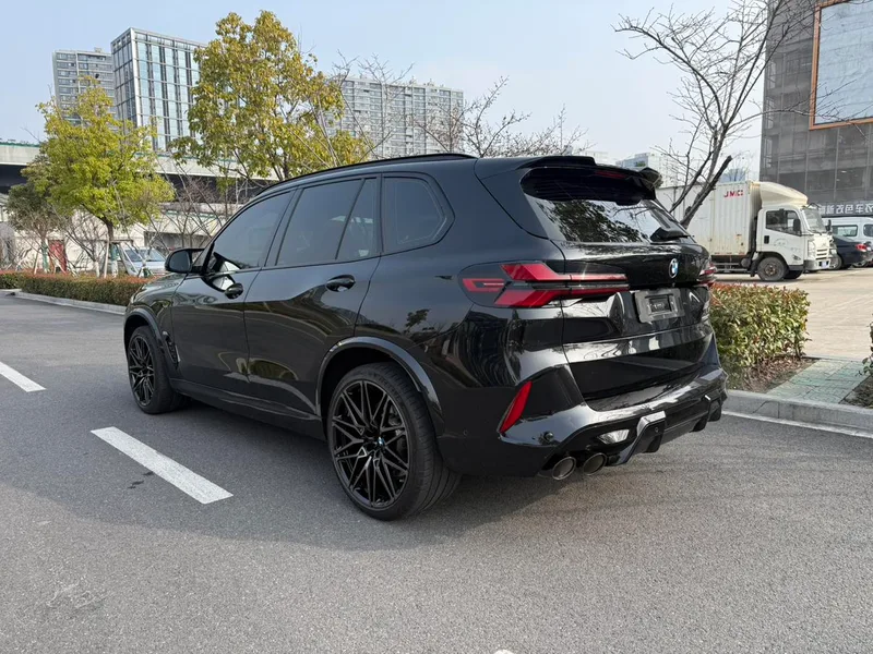 BMW X5 M 2023 X5 M Versión Thunder interior foto 18 BMW X5 M 2023 X5 M Versión Thunder interior foto 18