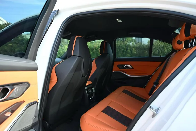 BMW M3 2024 M3 Четырехдверный седан Гром издание интерьер фото 9 BMW M3 2024 M3 Четырехдверный седан Гром издание интерьер фото 9