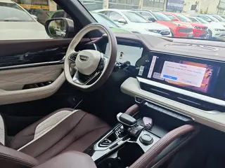 Geely Monjaro 2021 2.0TD DCT EVO Two-wheel drive noble type interior photo 16 Geely Monjaro 2021 2.0TD DCT EVO Two-wheel drive noble type interior photo 16