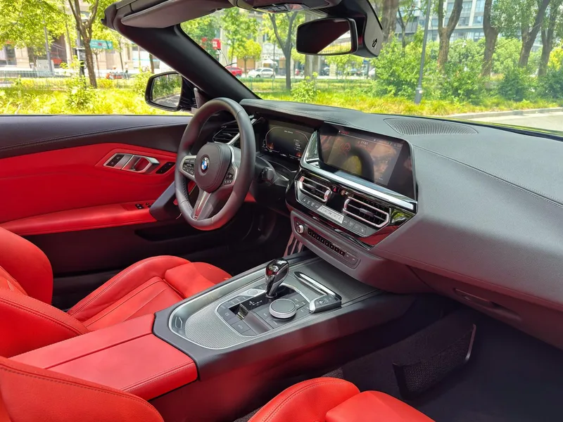 BMW Z4 2023 M40i M Sport Performance Edition interior photo 7 BMW Z4 2023 M40i M Sport Performance Edition interior photo 7