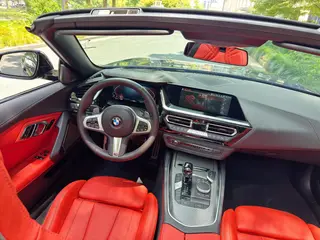 BMW Z4 2023 M40i M Sport Performance Edition interior photo 8 BMW Z4 2023 M40i M Sport Performance Edition interior photo 8