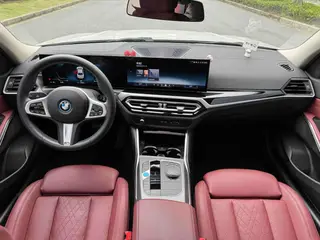 BMW i3 2023 eDrive40L Ночной костюм интерьер фото 11 BMW i3 2023 eDrive40L Ночной костюм интерьер фото 11