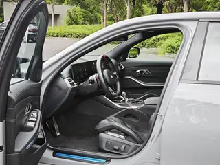 BMW M3 2024 M3 four-door sedan M xDrive Thunder Edition interior photo 13 BMW M3 2024 M3 four-door sedan M xDrive Thunder Edition interior photo 13