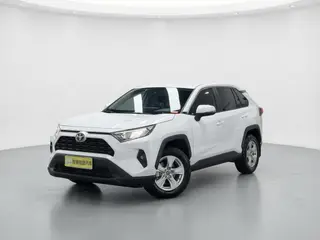Toyota RAV4 2024 2.0L CVT Двухприводная городская версия