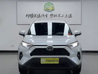Toyota RAV4 2024 2.0L CVT Двухприводная городская версия экстерьер фото 3 Toyota RAV4 2024 2.0L CVT Двухприводная городская версия экстерьер фото 3