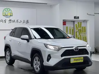 Toyota RAV4 2024 2.0L CVT Двухприводная городская версия экстерьер фото 4 Toyota RAV4 2024 2.0L CVT Двухприводная городская версия экстерьер фото 4