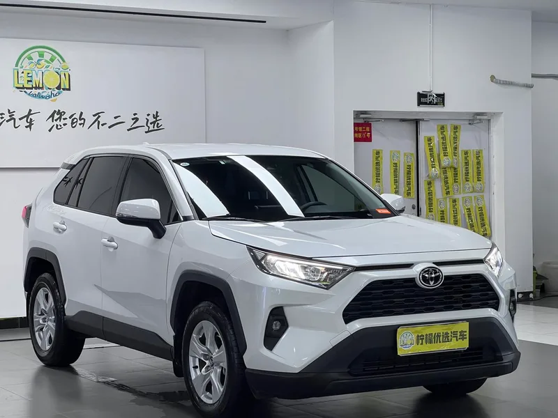 Toyota RAV4 2024 2.0L CVT Двухприводная городская версия экстерьер фото 4 Toyota RAV4 2024 2.0L CVT Двухприводная городская версия экстерьер фото 4