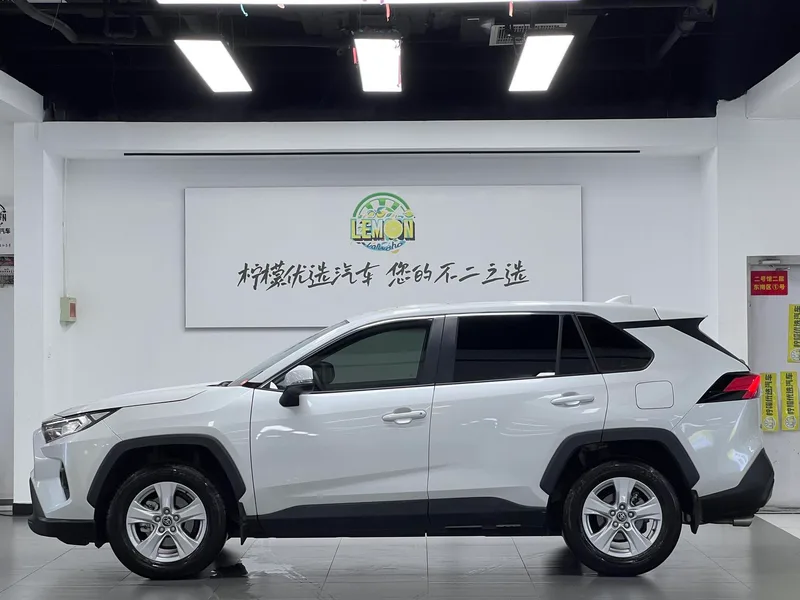 Toyota RAV4 2024 2.0L CVT Двухприводная городская версия экстерьер фото 5 Toyota RAV4 2024 2.0L CVT Двухприводная городская версия экстерьер фото 5