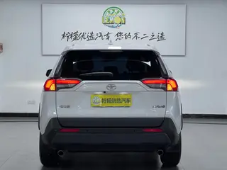 Toyota RAV4 2024 2.0L CVT Двухприводная городская версия экстерьер фото 6 Toyota RAV4 2024 2.0L CVT Двухприводная городская версия экстерьер фото 6