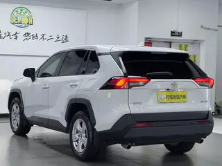 Toyota RAV4 2024 2.0L CVT Двухприводная городская версия экстерьер фото 7 Toyota RAV4 2024 2.0L CVT Двухприводная городская версия экстерьер фото 7