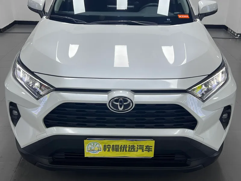 Toyota RAV4 2024 2.0L CVT Двухприводная городская версия экстерьер фото 8 Toyota RAV4 2024 2.0L CVT Двухприводная городская версия экстерьер фото 8