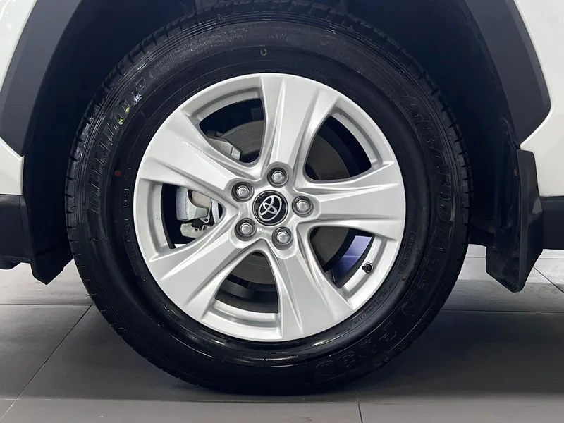 Toyota RAV4 2024 2.0L CVT Двухприводная городская версия интерьер фото 12 Toyota RAV4 2024 2.0L CVT Двухприводная городская версия интерьер фото 12