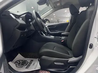 Toyota RAV4 2024 2.0L CVT Двухприводная городская версия интерьер фото 16 Toyota RAV4 2024 2.0L CVT Двухприводная городская версия интерьер фото 16