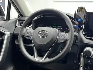 Toyota RAV4 2024 2.0L CVT Двухприводная городская версия интерьер фото 20 Toyota RAV4 2024 2.0L CVT Двухприводная городская версия интерьер фото 20