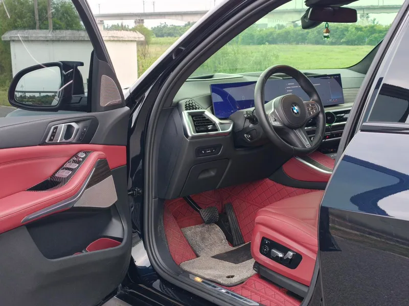 BMW X5 2023 xDrive40Li M Sports Night Suit interior photo 12 BMW X5 2023 xDrive40Li M Sports Night Suit interior photo 12