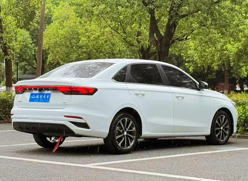 Geely Emgrand 2023 4th Gen Champion Edition 1.5L CVT Premium Trim exterior photo 5