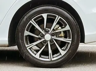 Geely Emgrand 2023 4th Gen Champion Edition 1.5L CVT Premium Trim interior photo 9