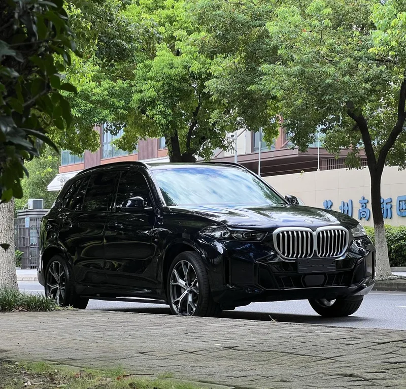 BMW X5 2023 xDrive30Li Premium Class M Sports Night Suit exterior photo 3 BMW X5 2023 xDrive30Li Premium Class M Sports Night Suit exterior photo 3